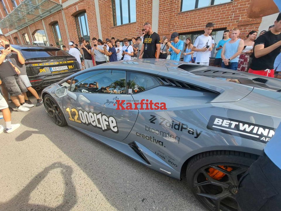 Θεσσαλονίκη: «Χαμός» για τα Supercars – Ferrari και Lamborghini στην διάθεση του κοινού (ΦΩΤΟ+VIDEO)