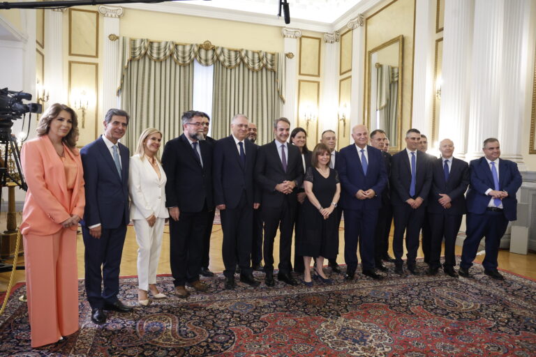 Ορκίστηκαν τα νέα μέλη της κυβέρνησης – Οι αλλαγές και τα μηνύματα