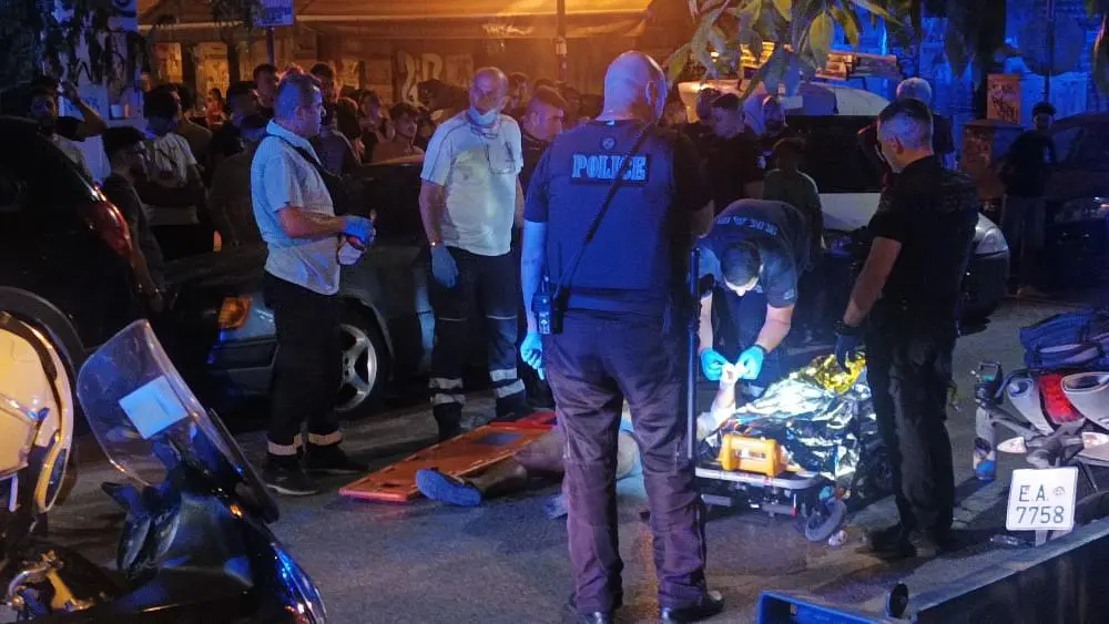 Άγρια συμπλοκή με δύο τραυματίες χθες το βράδυ στο κέντρο της Θεσσαλονίκης (ΦΩΤΟ)