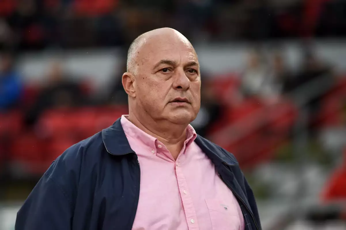 Αχιλλέας Μπέος: Ποιος θα με κρίνει; Ο Τσαλίκης η λουλού; - Τι απάντησε ο τραγουδιστής (Video)