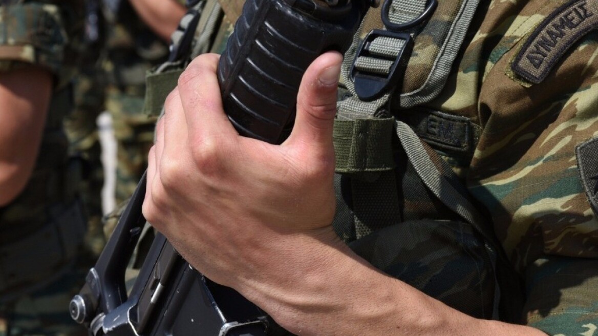 Σέρρες: Στρατιωτικός φέρεται να κακοποίησε τη γυναίκα του με απειλές και χαστούκια