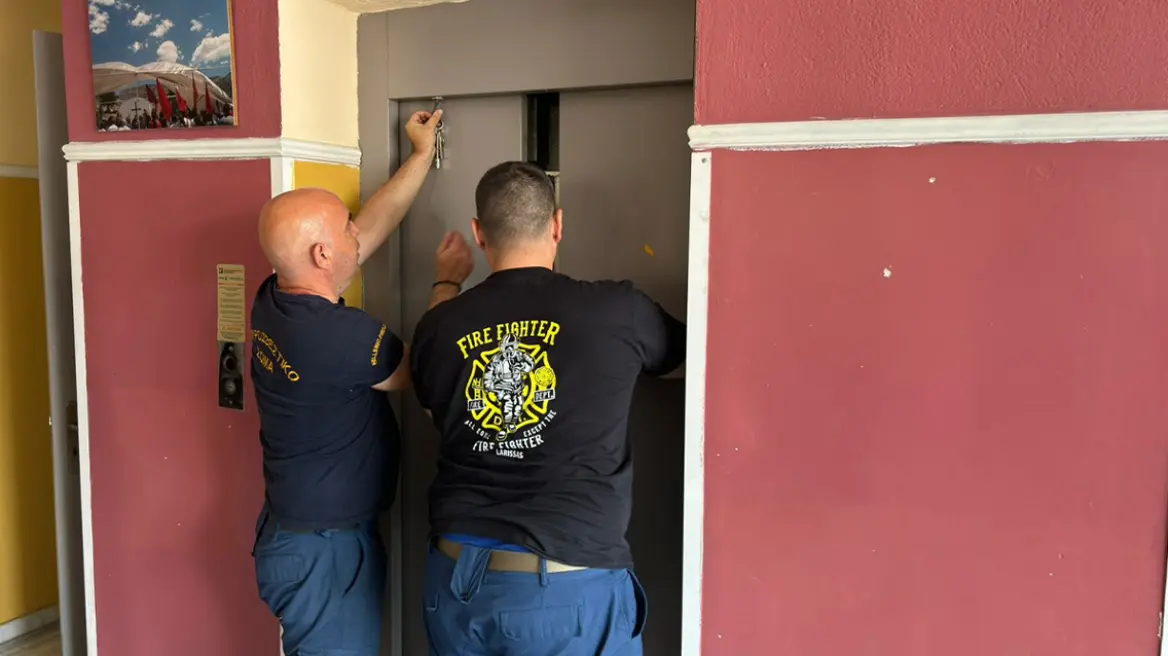 Ευρωεκλογές 2024: Πήγαν να ψηφίσουν σε εκλογικό κέντρο και κλείστηκαν στο ασανσέρ (Video)