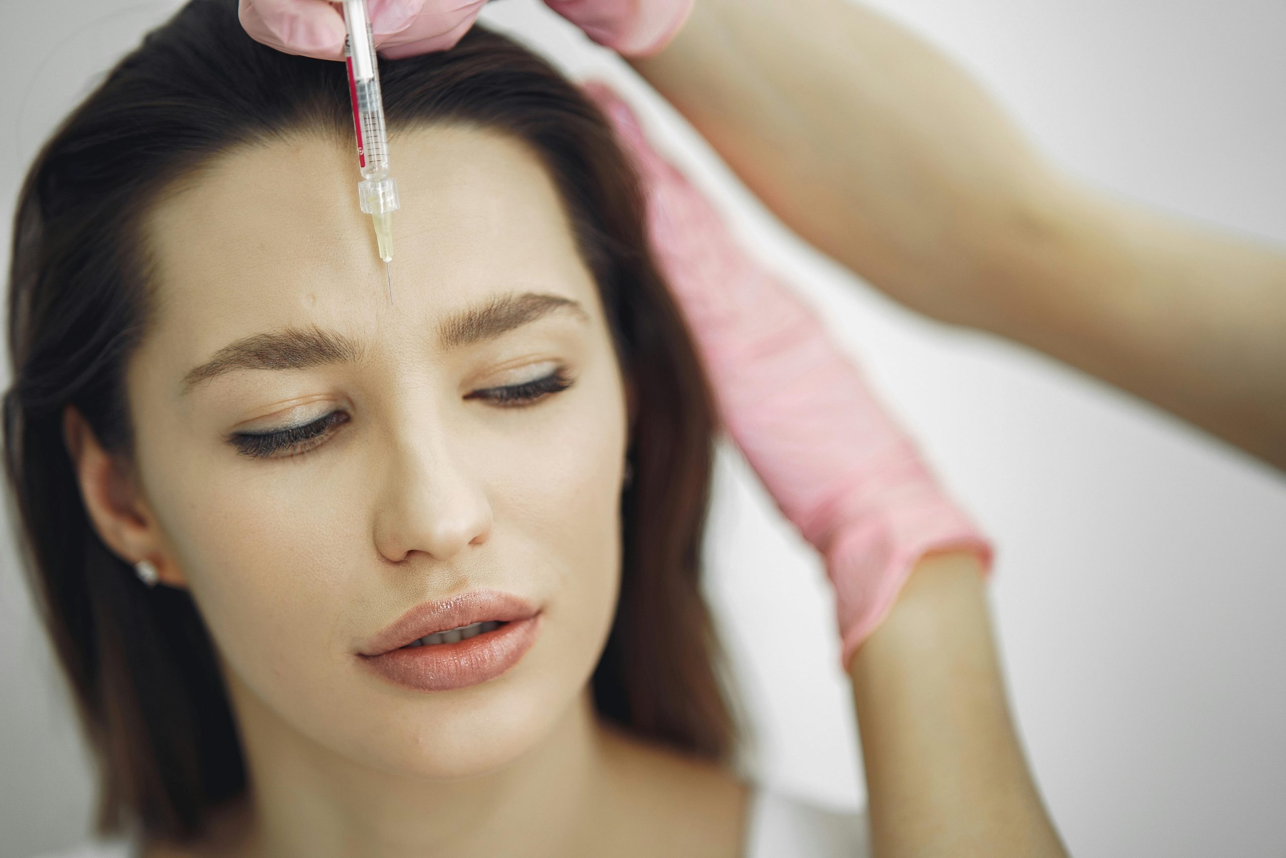 Προειδοποιήσεις για τις ενέσεις botox και υαλουρονικού στο πρόσωπο