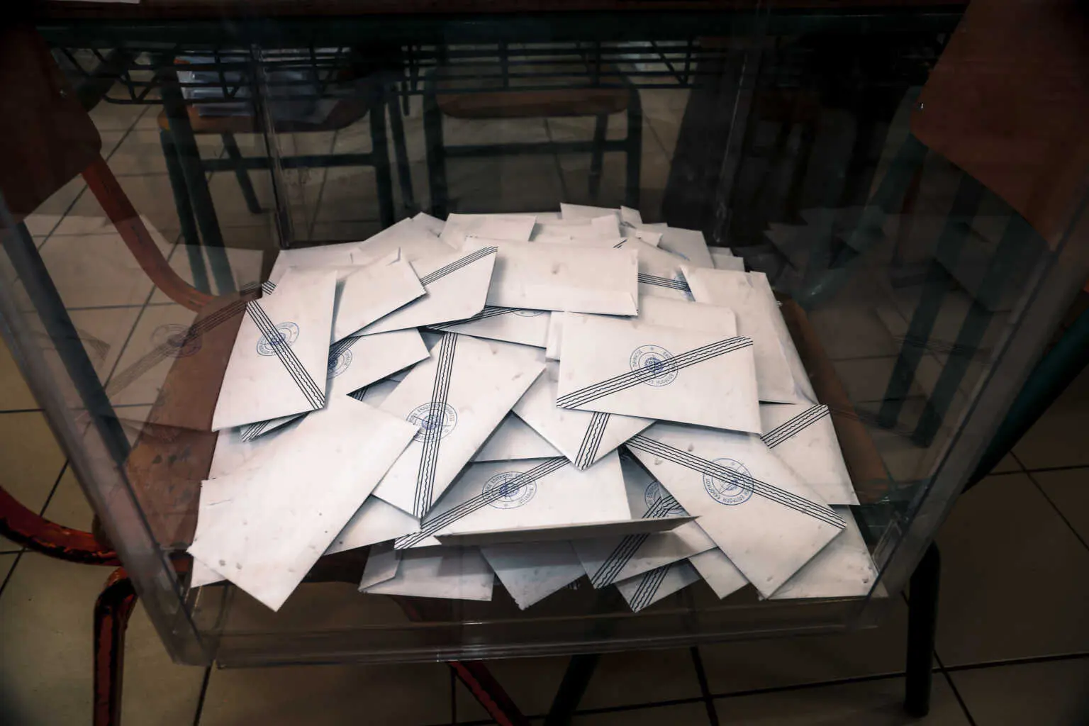 Ευρωεκλογές 2024: Στο αυτόφωρο υποψήφιος ευρωβουλευτής στη Ροδόπη, μοίραζε σταυρωμένα ψηφοδέλτια