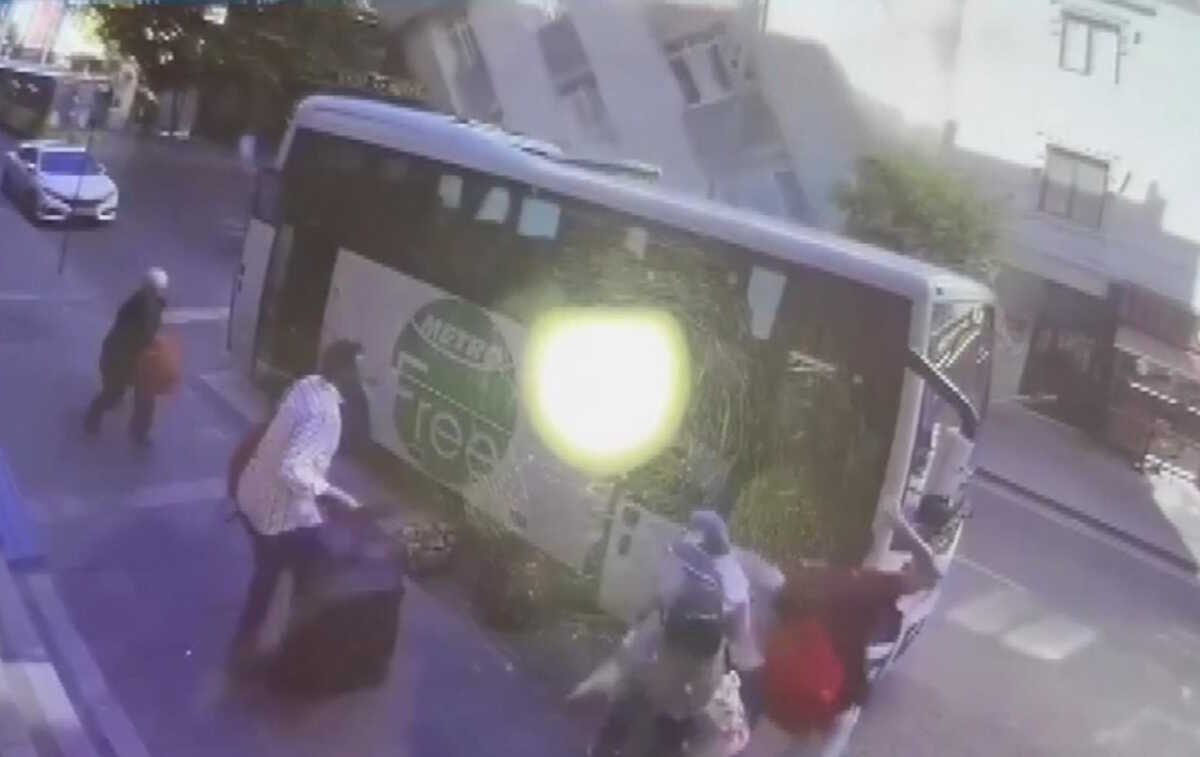 Κωνσταντινούπολη: Ένας νεκρός από την κατάρρευση κτιρίου – Η στιγμή που πέφτει σαν χάρτινος πύργος (Video)