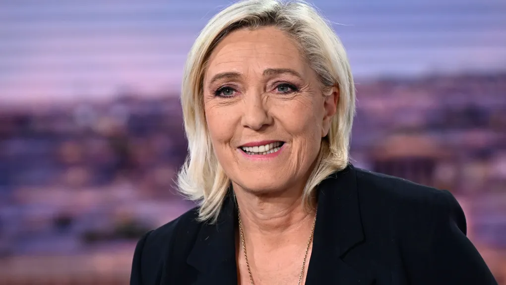 Το ακροδεξιό κόμμα της Λεπέν είναι το δημοφιλέστερο στη Γαλλία ενόψει των πρόωρων εκλογών, προκύπτει από δημοσκόπηση