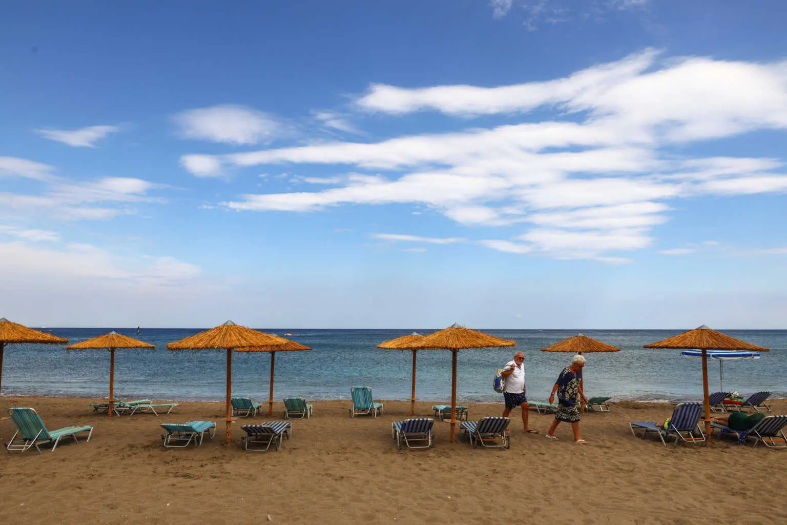 Κ. Χατζηδάκης: Είπαμε ότι θα βάλουμε τάξη στις παραλίες και το κάνουμε πράξη – Η μάχη της ξαπλώστρας μόλις ξεκίνησε