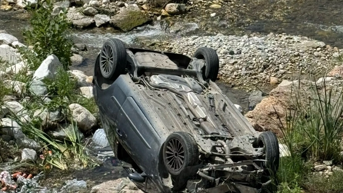 Αριδαία: Αυτοκίνητο έπεσε από γέφυρα μετά από σύγκρουση με άλλο ΙΧ (ΦΩΤΟ)