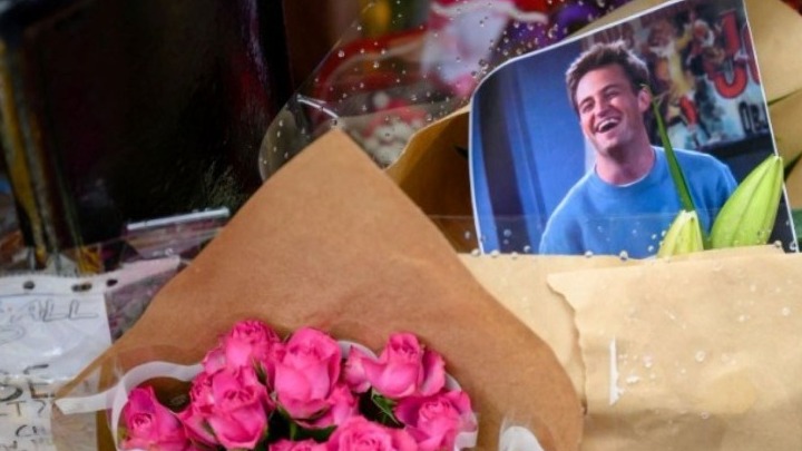 Κατηγορίες σε βάρος πολλών ατόμων αναμένονται για τον θάνατο του Μάθιου Πέρι