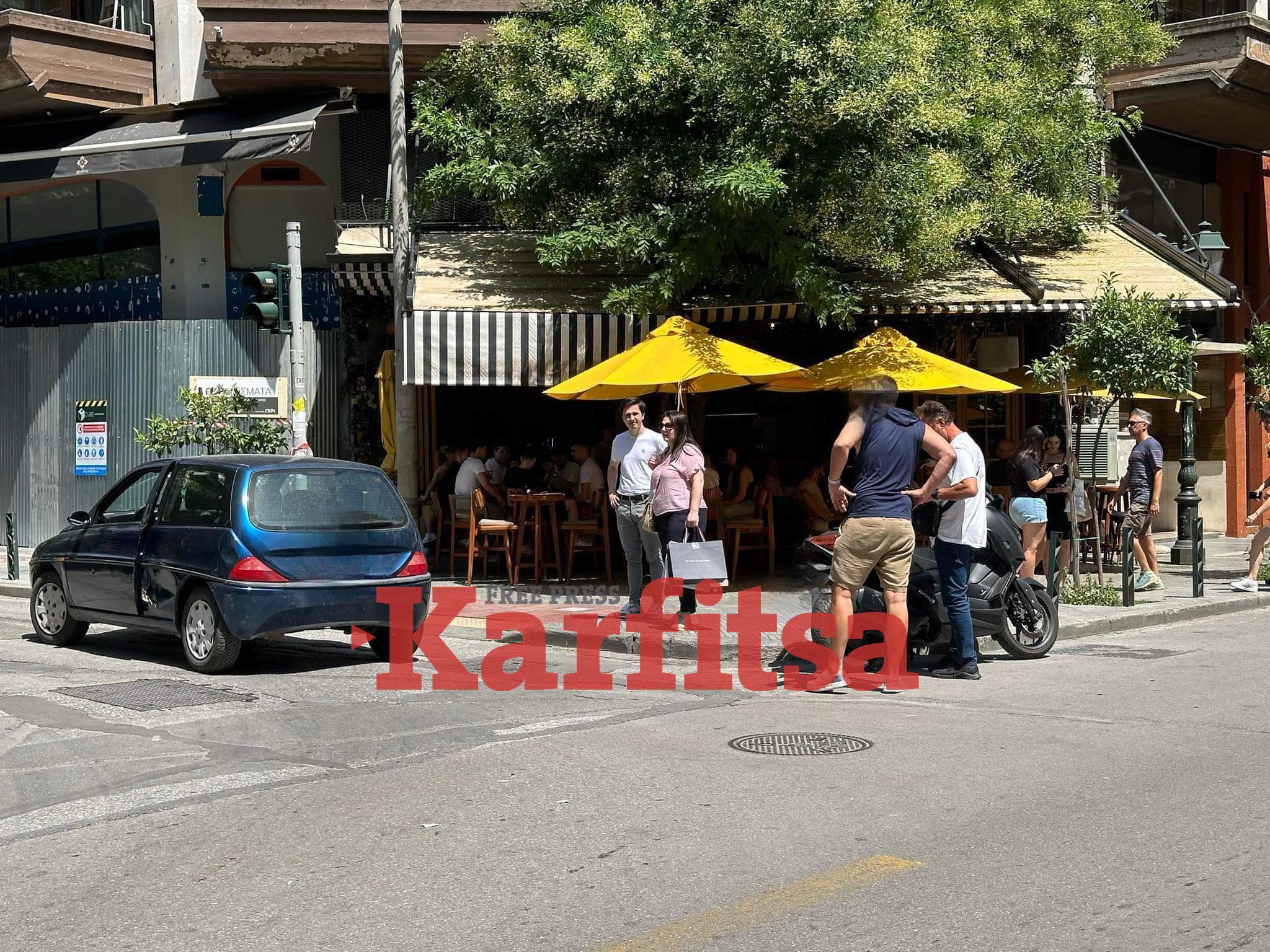 Θεσσαλονίκη: Αυτοκίνητο συγκρούστηκε με δίκυκλο στο κέντρο (ΦΩΤΟ)