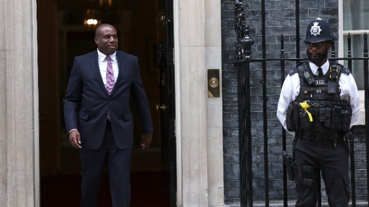 Βρετανία: Ο νέος ΥΠΕΞ Ντέιβιντ Λάμι ζητά κατάπαυση του πυρός στη Γάζα