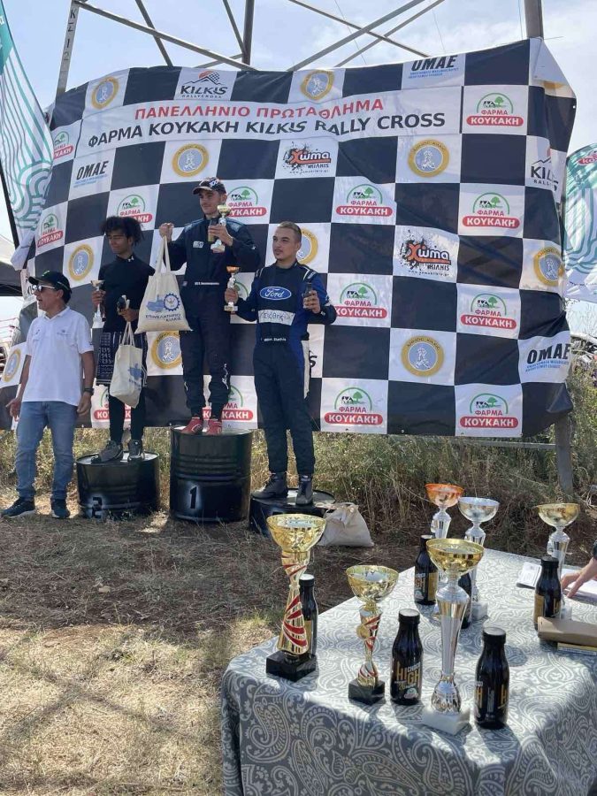 Ένας οδηγός αγώνων Crosscar, ετών 16 από τη Θεσσαλονίκη - Η ιστορία του Μιχάλη Στάθη από το Λαγκαδά