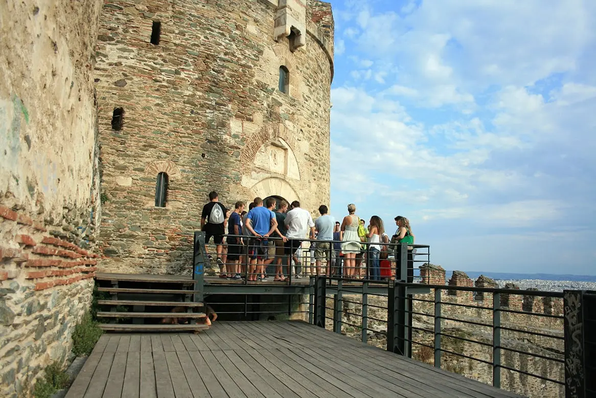 Η σχολή στη Θεσσαλονίκη που «σαρώνει» – Έχει δωρεάν δύο έτη
