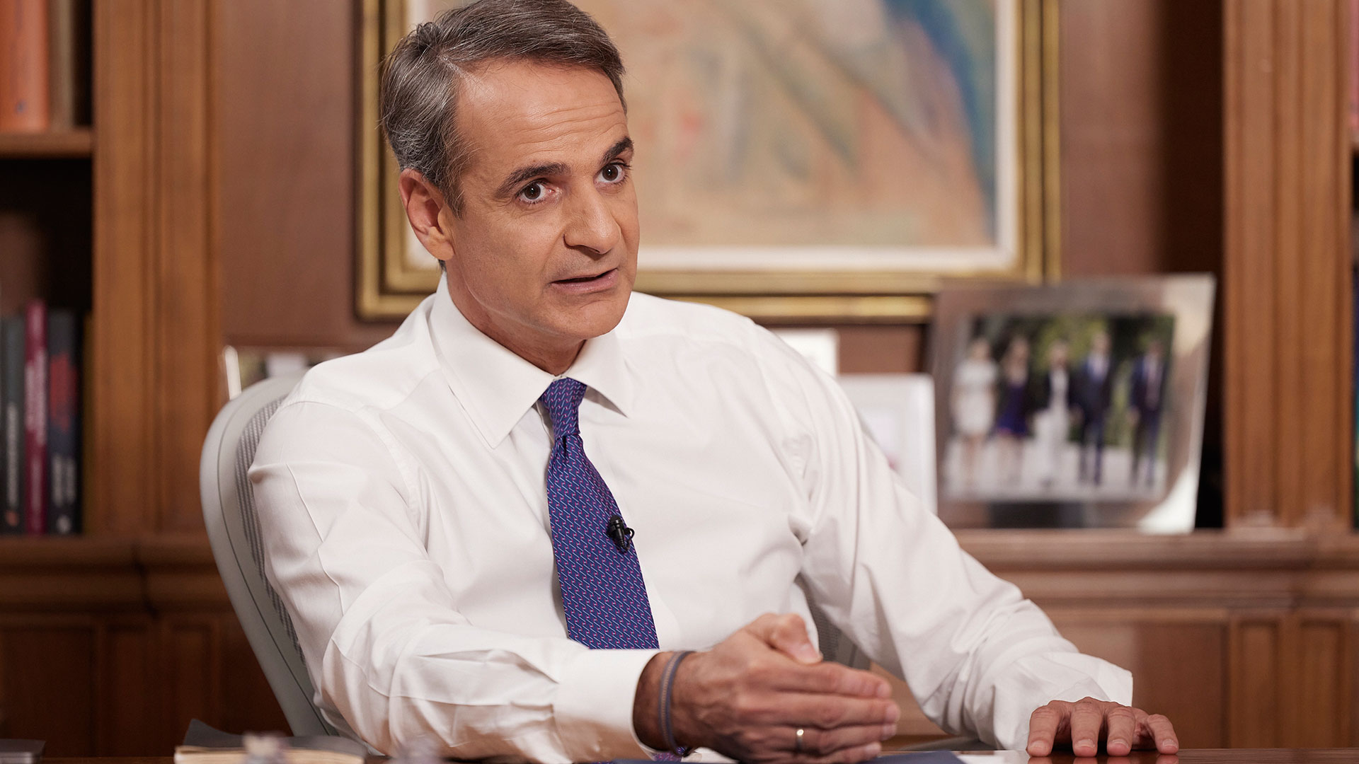 Δείτε live τη συνέντευξη του Κ. Μητσοτάκη - Ανακοινώνει την επιδότηση των λογαριασμών ρεύματος