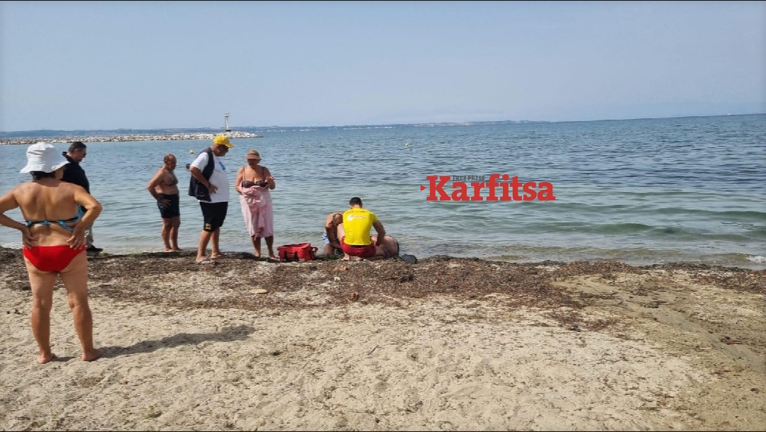 Ναυαγοσώστης στην Καλαμαριά έσωσε πριν από λίγο άντρα που έχασε τις αισθήσεις του ενώ κολυμπούσε (ΦΩΤΟ+Video)