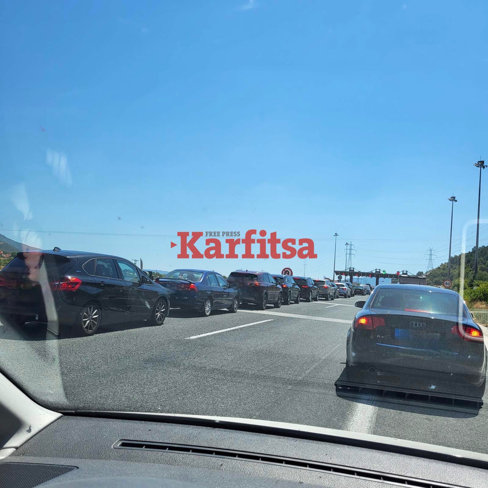 Ουρές οχημάτων σχηματίστηκαν στα διόδια Πολυμύλου – Με υπομονή και… ερκοντίσιον οι οδηγοί (ΦΩΤΟ)