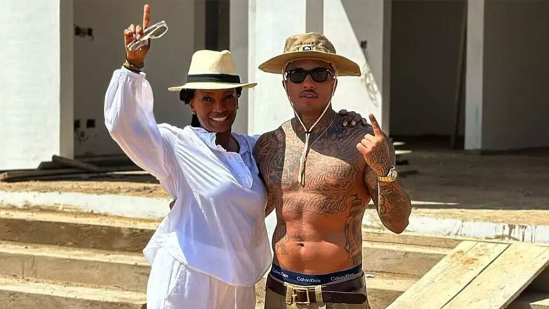 Ο Light αγόρασε στη μητέρα του μια ολοκαίνουργια βίλα στην Γκάνα – «Θα κόστιζε διπλάσια στην Ελλάδα» (ΦΩΤΟ+Video)