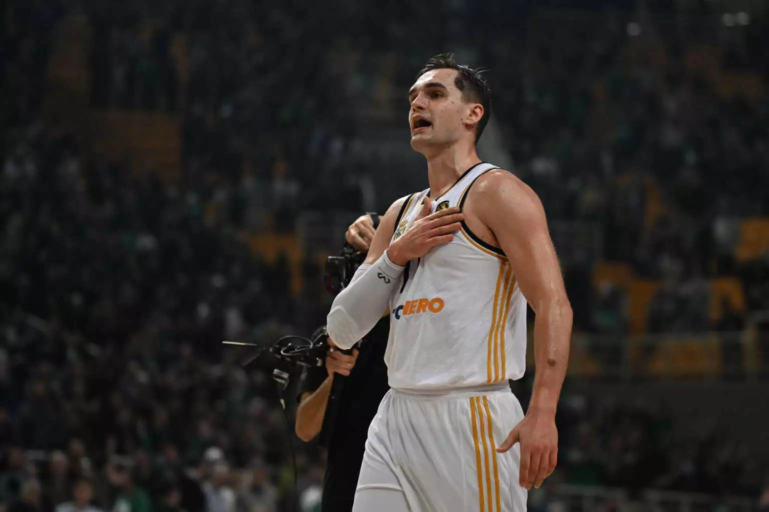 Χεζόνια πενταετίας κι επίσημα στη Ρεάλ Μαδρίτης