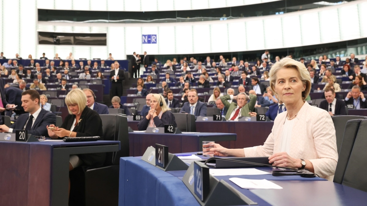 Ούρσουλα φον ντερ Λάιεν: Εξελέγη πρόεδρος της Κομισιόν με 401 ψήφους