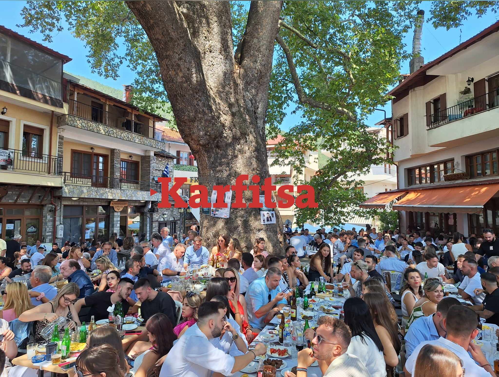 Κοσμοπλημμύρα τον δεκαπενταύγουστο στο Λιβάδι Ελασσόνας – Γλέντι με φαγητό και χορό κάτω από τον αιωνόβιο πλάτανο (ΦΩΤΟ+Video)