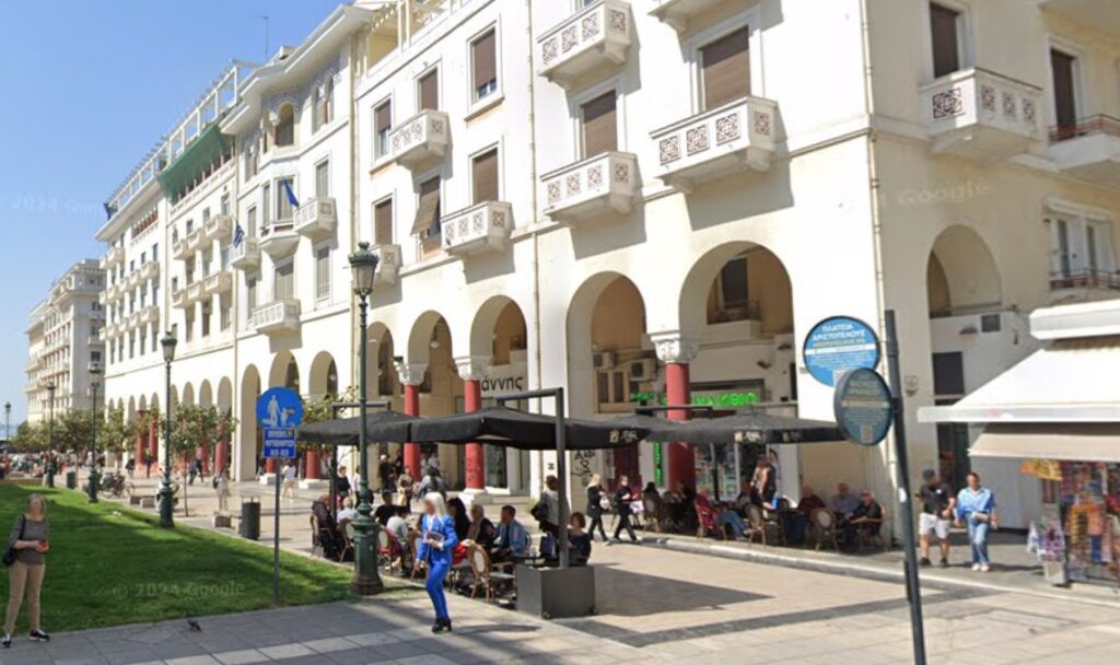 Επισκευές στους κίονες της Αριστοτέλους ξεκίνησε ο Δήμος Θεσσαλονίκης (ΦΩΤΟ)