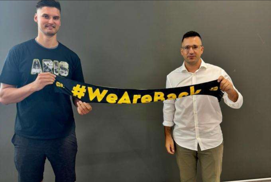 Ο Άρης υποδέχθηκε τον τον Νέιτ Λαζέφσκι στη Θεσσαλονίκη: «Ενθουσιασμένος που ήρθα – Στόχος μου οι νίκες»