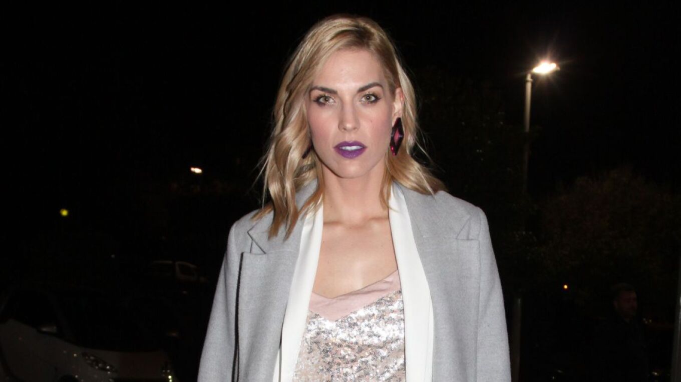 Μαντώ Γαστεράτου: Έφυγε από το σπίτι της με την οικογένειά της εξαιτίας της πυρκαγιάς – Σας σιχάθηκα (ΦΩΤΟ)