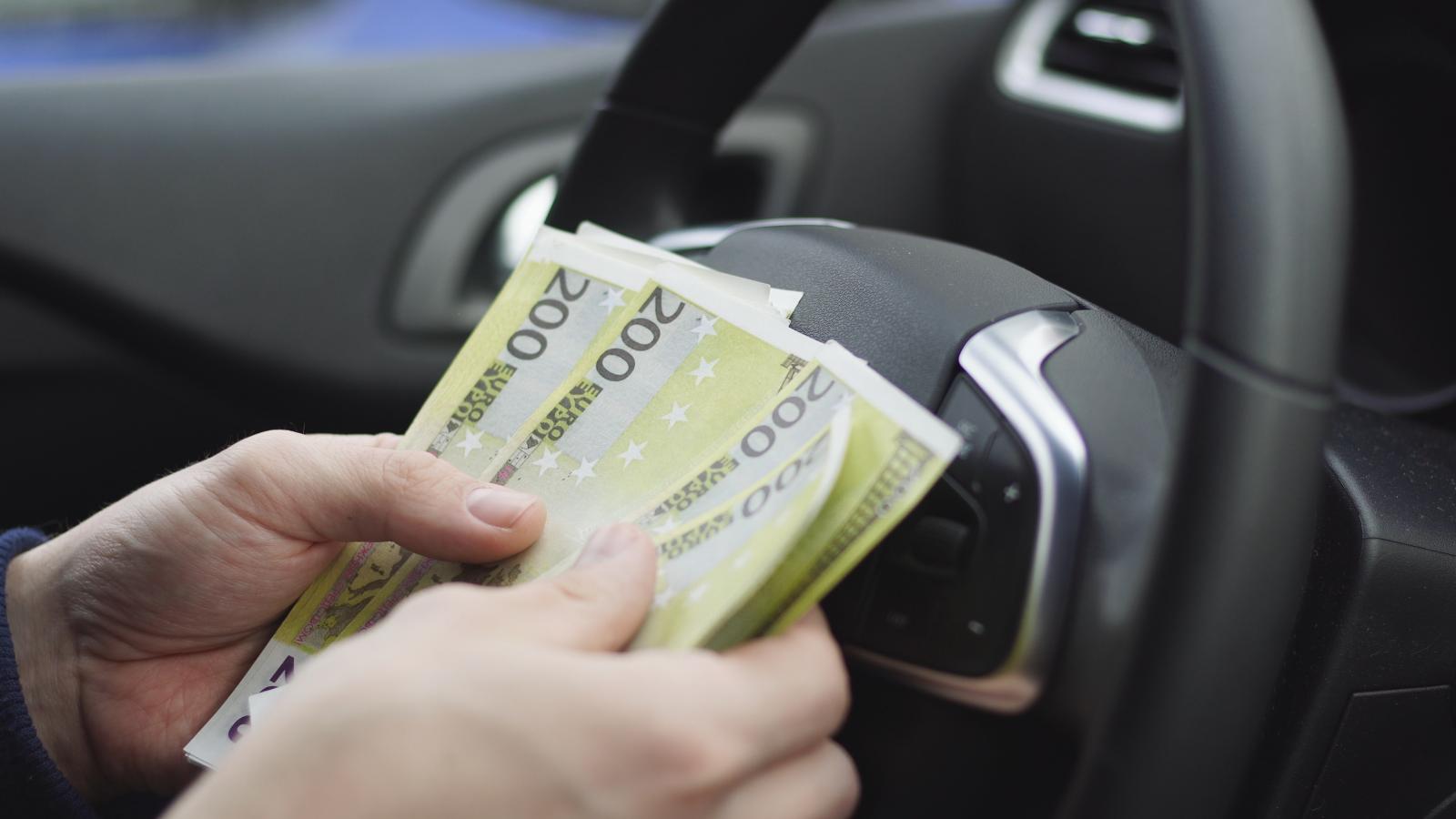 Πόσα χρήματα μπορώ να μεταφέρω με το αυτοκίνητό μου – Πότε κατάσχονται