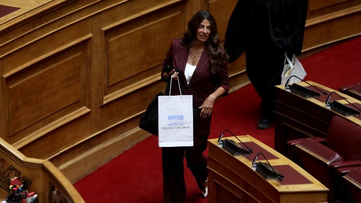 ΣΥΡΙΖΑ: Ορκίστηκε βουλευτής η Πόπη Τσαπανίδου