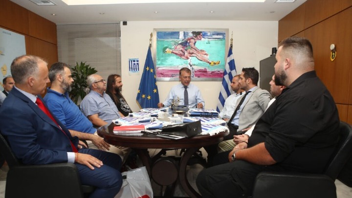 Ιστορική συνάντηση του Γ. Βρούτση με τους εκπροσώπους των οκτώ νόμιμων Λεσχών Φιλάθλων