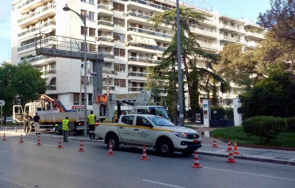 Θεσσαλονίκη: Απομακρύνθηκε επικίνδυνη μεταλλική κατασκευή από τη Β. Όλγας (ΦΩΤΟ)
