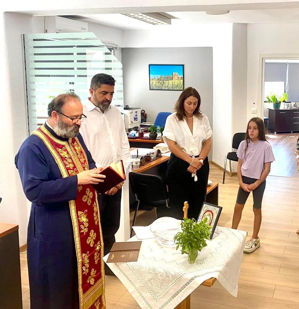 Το νεο πολιτικό γραφείο του Φάνη Παπά