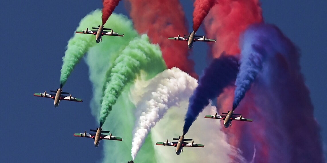 Athens Flying Week 2024: Αντίστροφη μέτρηση για την φαντασμαγορική αεροπορική επίδειξη στην αεροπορική βάση Τανάγρας