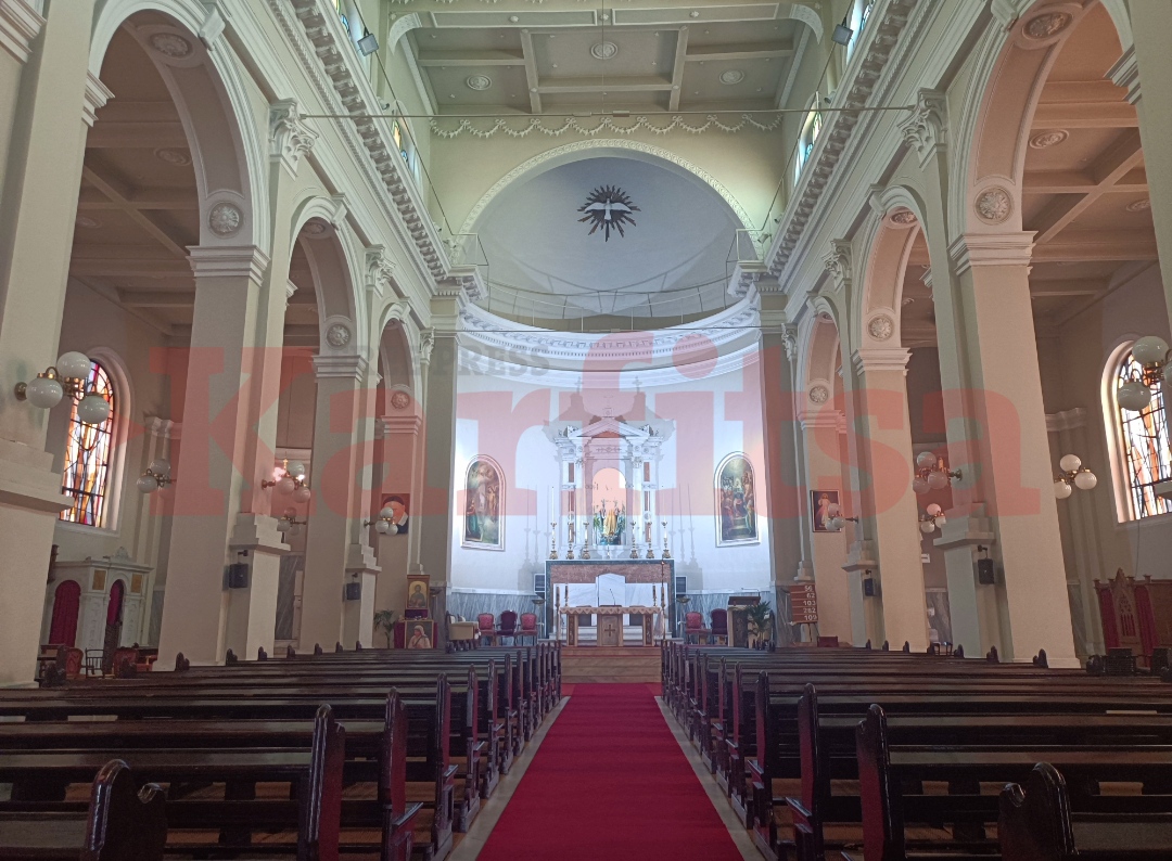 Θεσσαλονίκη: Μια ματιά στο εσωτερικό της μοναδικής καθολικής εκκλησίας της πόλης (ΦΩΤΟ)