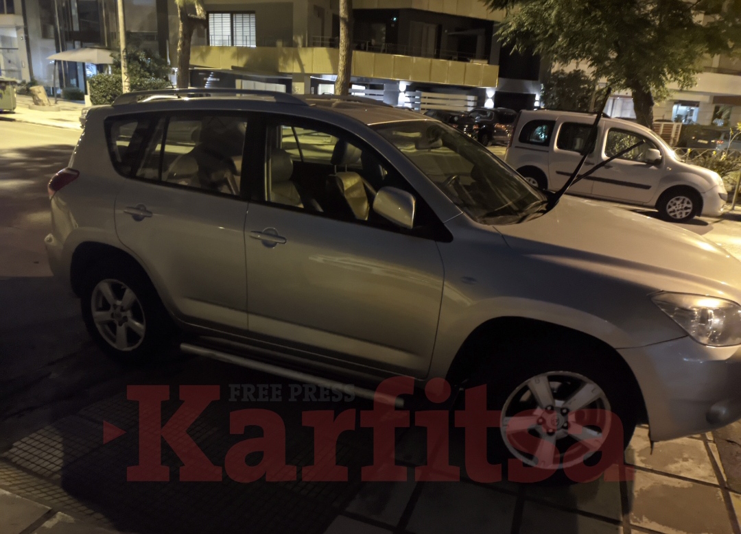 Θεσσαλονίκη: «Κατάληψη» σε πεζοδρόμιο στην Καλαμαριά από ογκώδες αυτοκίνητο (ΦΩΤΟ)