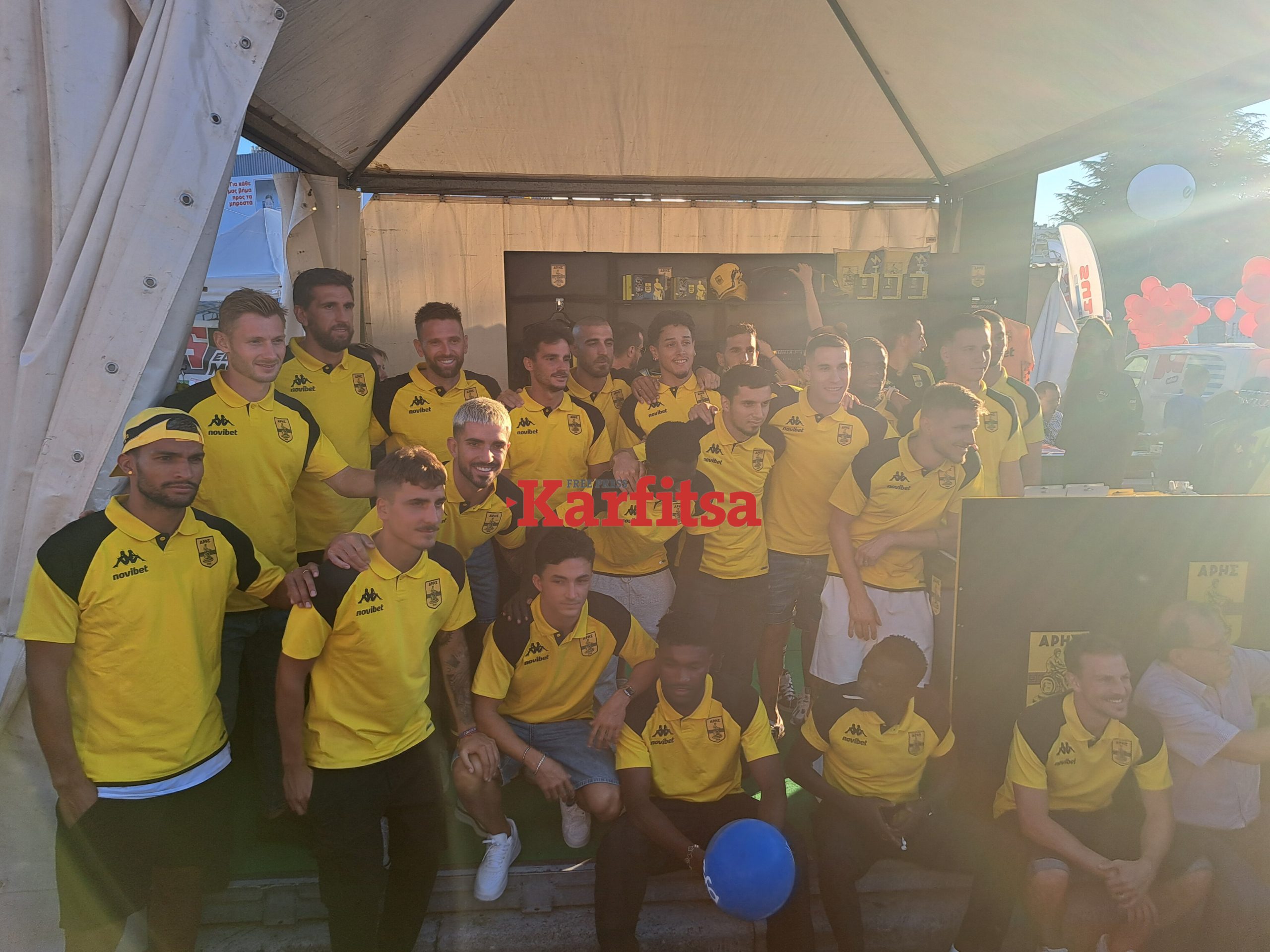 ΔΕΘ: Στο περίπτερο του Άρη οι ποδοσφαιριστές – Έβγαλαν φωτογραφίες με φίλους της ομάδας (ΦΩΤΟ+Video)