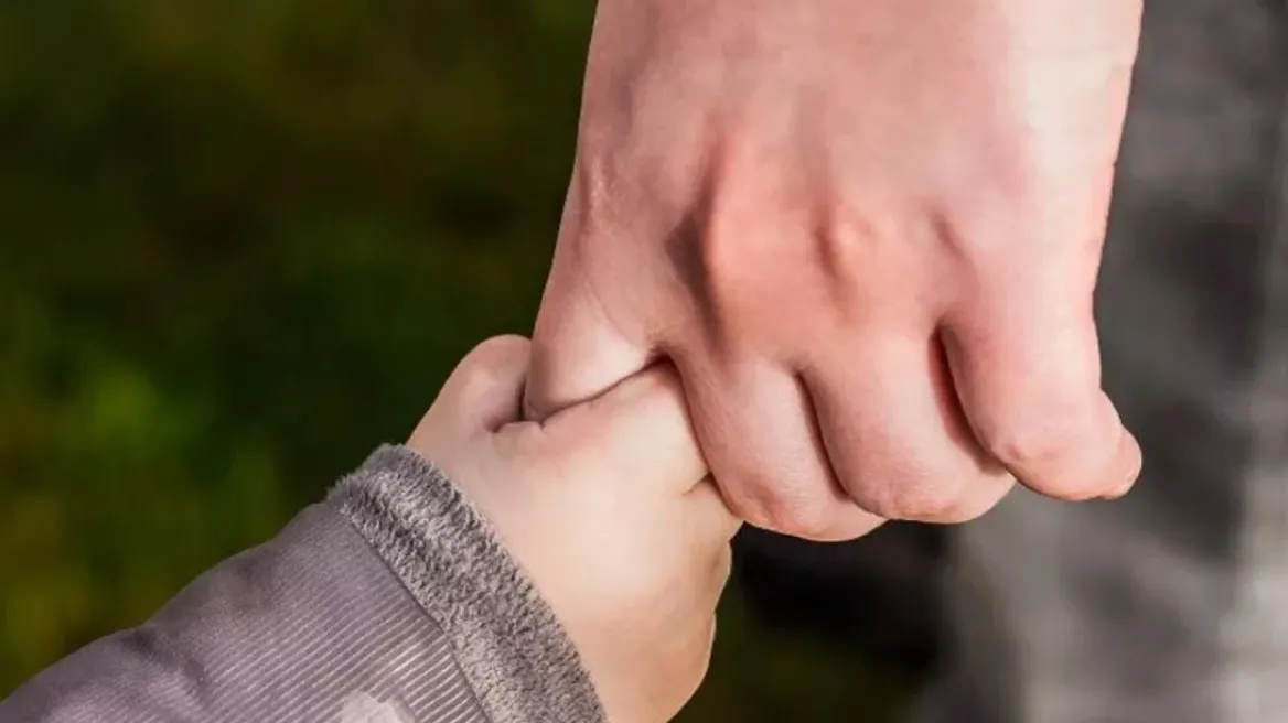 Κλείνει την Τετάρτη η ηλεκτρονική εφαρμογή του επιδόματος παιδιού – Α21