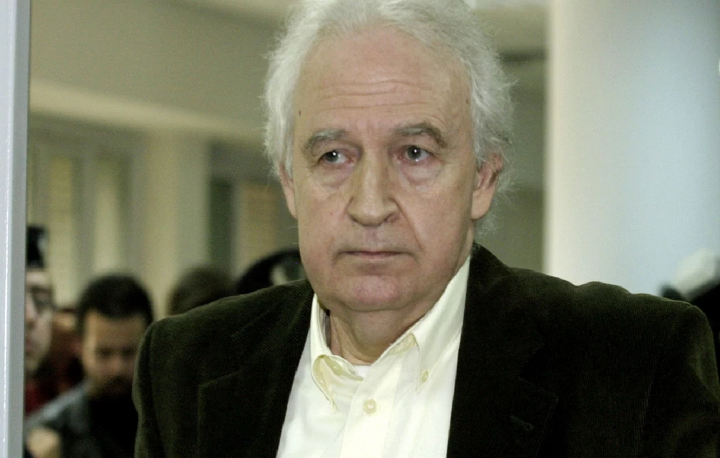 Στο νοσοκομείο ο καταδικασμένος για τη «17 Νοέμβρη» Αλέξανδρος Γιωτόπουλος (Video)