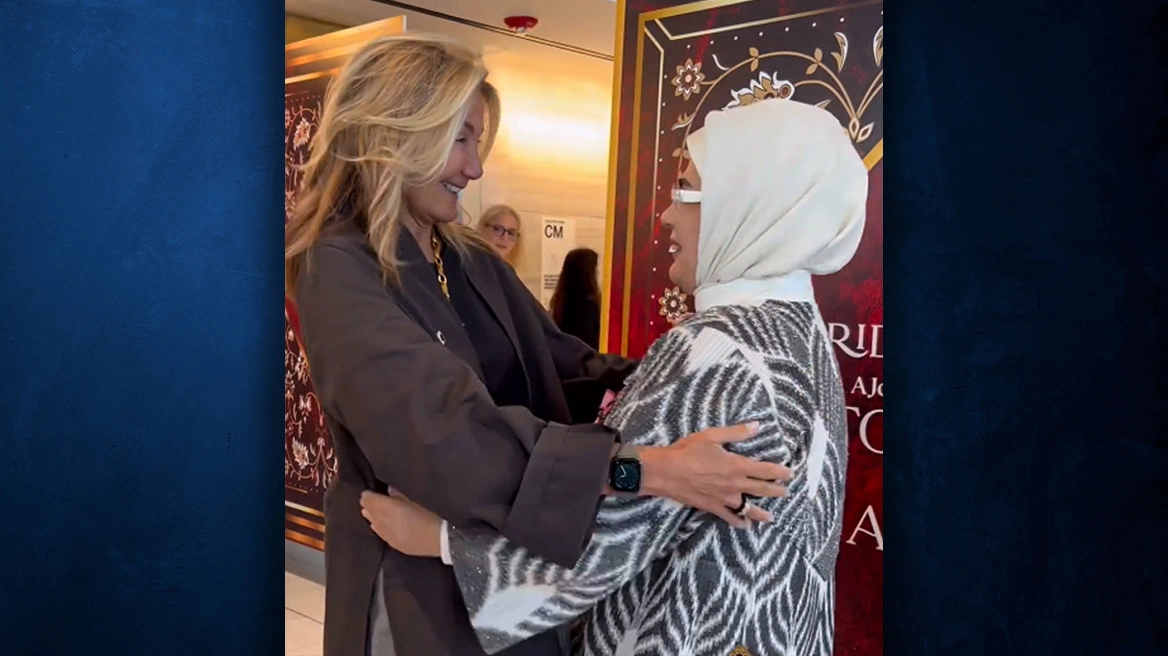 Νέα Υόρκη: Καλεσμένη της Εμινέ Ερντογάν η Μαρέβα Μητσοτάκη σε επίδειξη με παραδοσιακά νυφικά (Video)