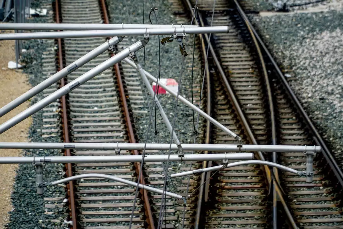 Εισαγγελική παρέμβαση για τις λεηλασίες στις ράγες του σιδηροδρομικού σταθμού Θήβας