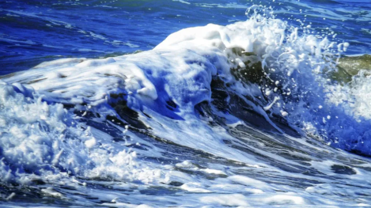 Θεσσαλονίκη: Λύθηκε το χειρόφρενο και το αμάξι κατέληξε στη θάλασσα