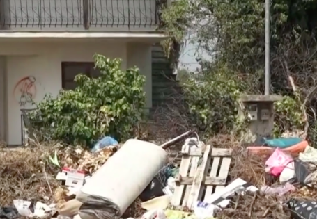 Χαλκιδική: Λόφοι από ογκώδη αντικείμενα και μπάζα στη Νέα Καλλικράτεια