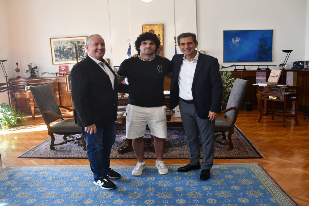 Θεσσαλονίκη: Τον Χάλκινο Ολυμπιονίκη του Τζούντο Θεόδωρο Τσελίδη υποδέχθηκε στο ΥΜΑΘ ο Κ. Γκιουλέκας