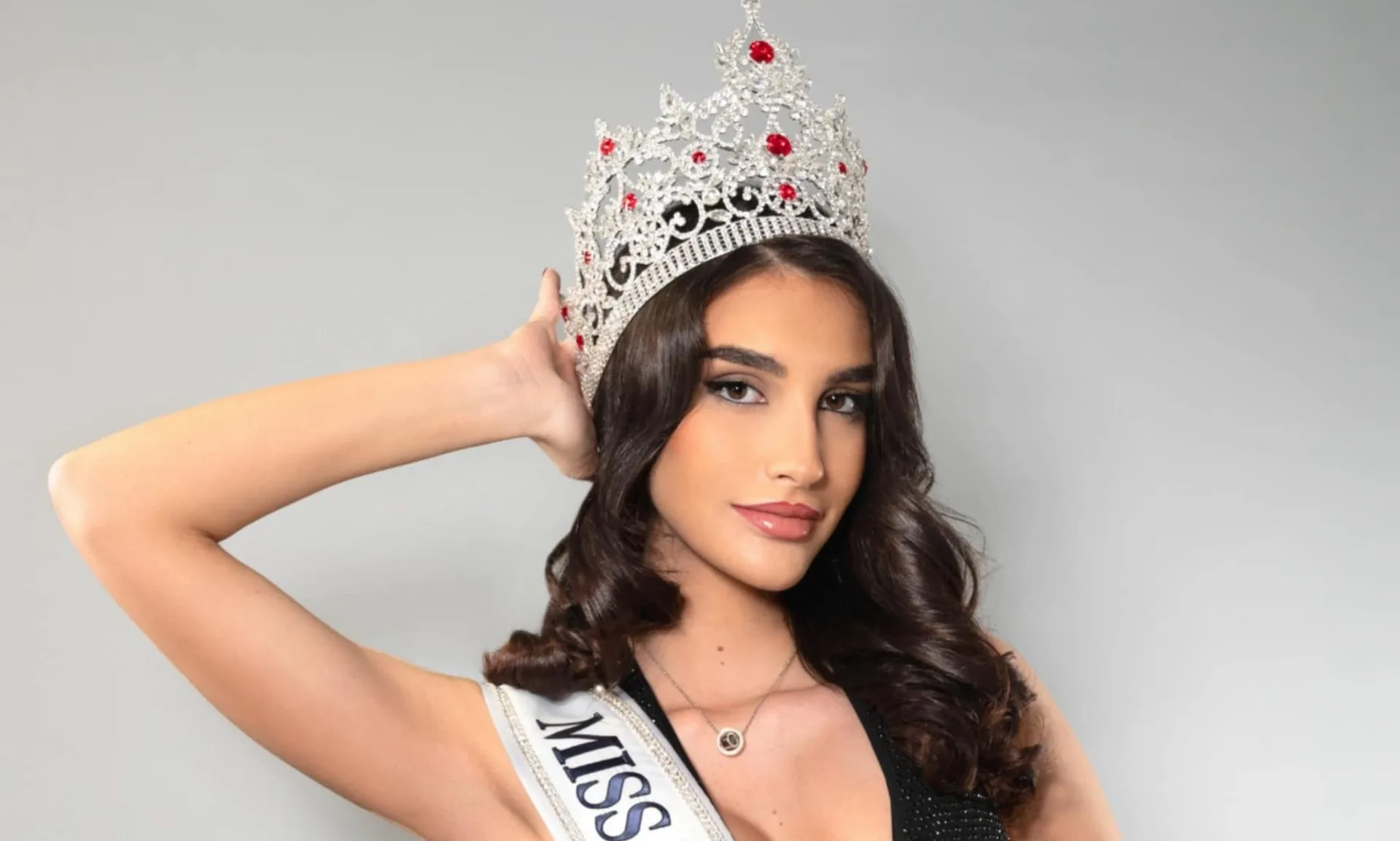 Miss Υφήλιος 2024: Πανέτοιμη να διεκδικήσει τον τίτλο η Χριστιάννα Κατσιέρη