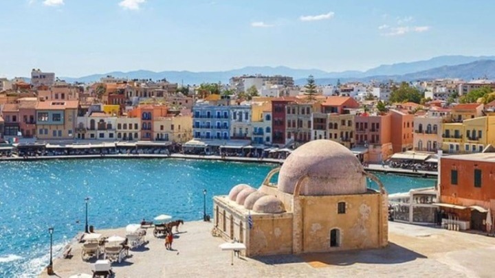 Le Figaro: Η Κρήτη και η Ρόδος είναι τα ελκυστικότερα νησιά για τους Γάλλους που θέλουν να επενδύσουν στην Ελλάδα