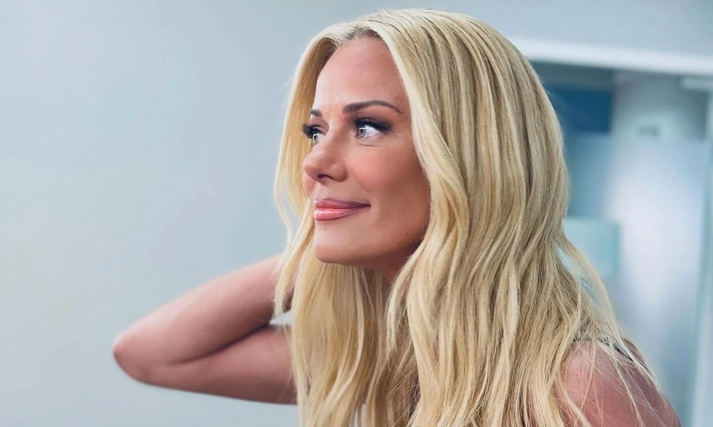 Ζέτα Μαρυπούλια: Έκανε το ιδανικό all day look – Από τη δουλειά μέχρι την έξοδο με 2 items