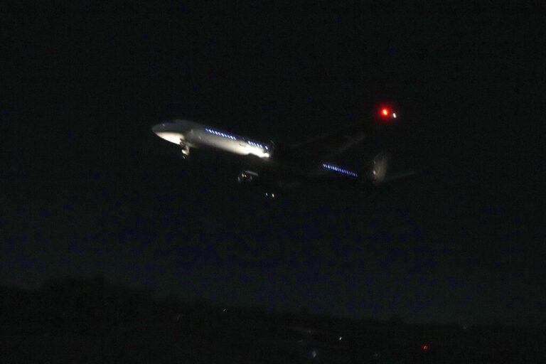 Ακυρώνονται όλες οι πτήσεις στα αεροδρόμια του Ιράν από τις 9 το βράδυ ως τις 6 τα ξημερώματα της Δευτέρας