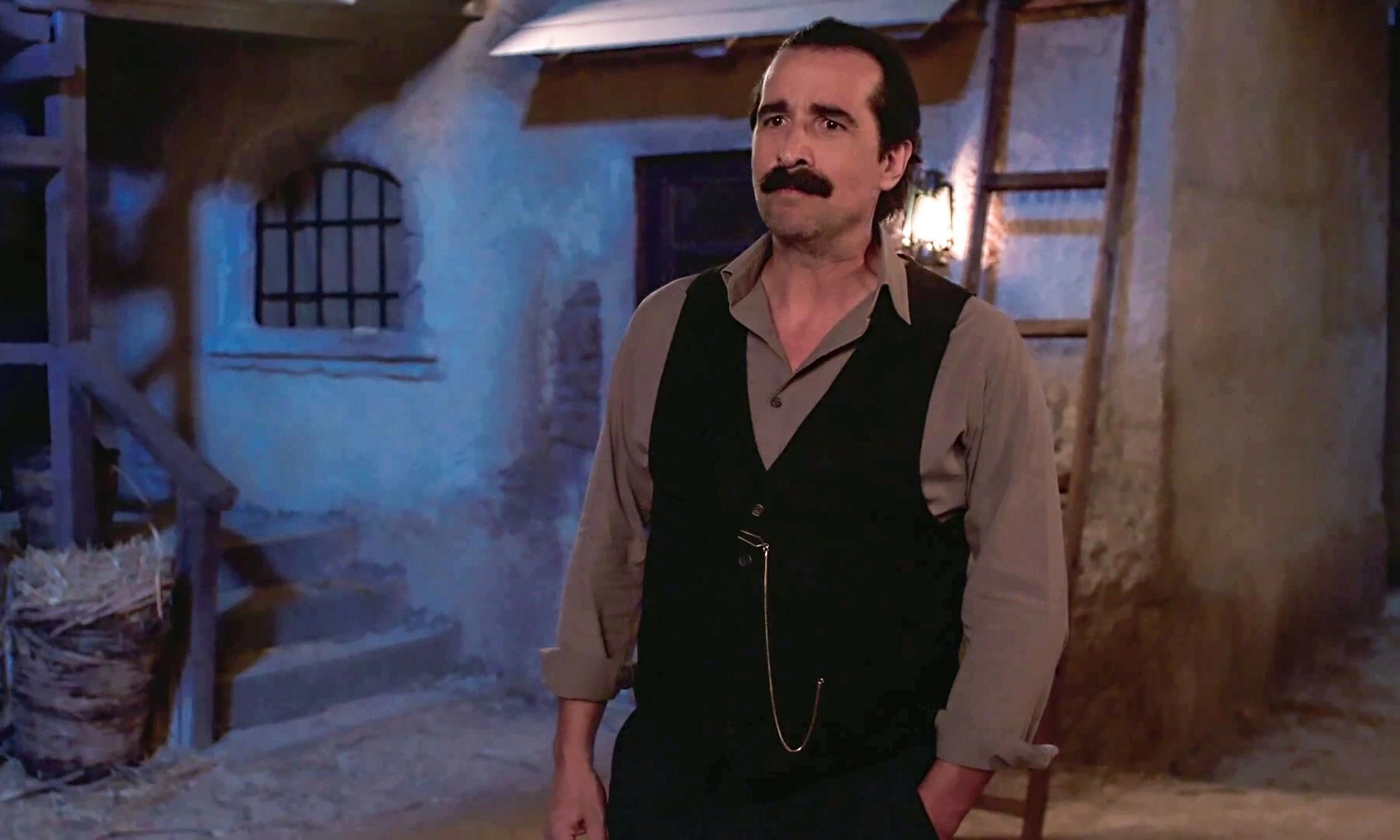 Grand Hotel – Τρολάρουν τον Νούσια στο Twitter: «Ο Χαραλάμπης νιώθει Πύρρος Δήμας»