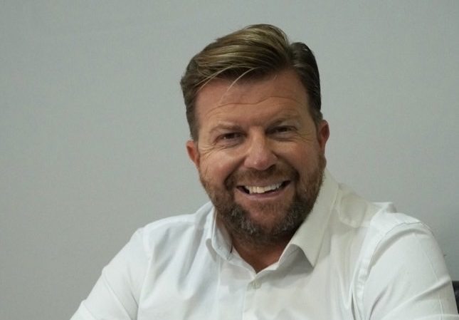 «Ιστορίες με… κάρυ!» Στέργιος Τσακίρης: ‘Εμαθα να μετατρέπω τις δυσκολίες σε ευκαιρίες