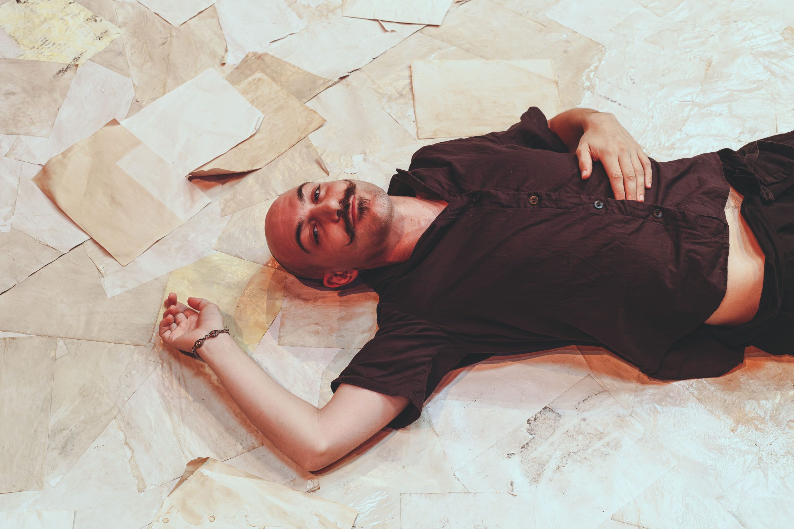 Σωτήρης Ρουμελιώτης στην «Κ»: Ο έρωτας και το πάθος είναι δυνάμεις και καταστάσεις τις οποίες μπορεί να αισθανθεί κάθε άνθρωπος (ΦΩΤΟ)